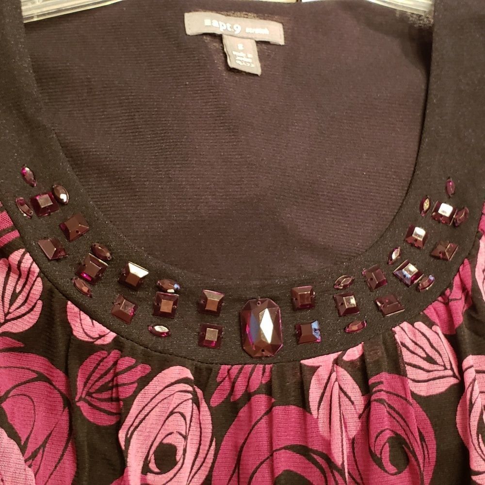 Apt. 9 Black and Purple Floral Top Ladies Sz. S - Picture 2 of 4